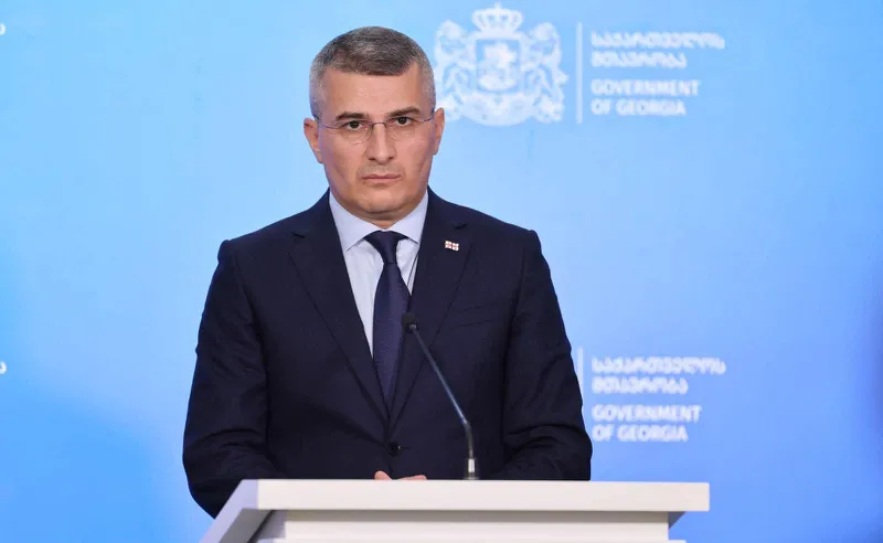 მამუკა მდინარაძე: შემცირებულია სიძულვილის, ზიზღის გამომხატველი პოსტები სოციალურ ქსელებში და ამ შედეგზე თუ გავალთ, ეს არის უდავოდ და უალტერნატივოდ ძალიან კარგი გადაწყვეტილება, რაც ადამიანებს შორის ურთიერთობის ნორმალიზებასაც კი შეუწყობს ხელს - რაც არ უნდა გარედან დაავალონ ვიღაცებს, ნორმა ვერ იქნება დედის გინება და შეურაცხყოფა