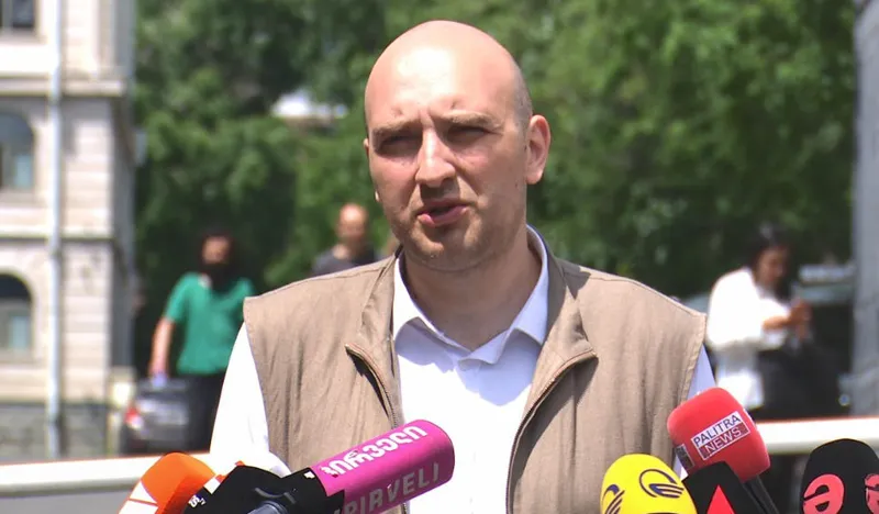 ირაკლი ფავლენიშვილი – წარმოუდგენლად გვეჩვენება გარკვეულ აქტორებთან საქმიანი ფორმატის აღდგენა იმ ფონზე, როდესაც მთავარი პრობლემა თურმე ყოფილა მიხეილ სააკაშვილის ლანძღვა-გინება