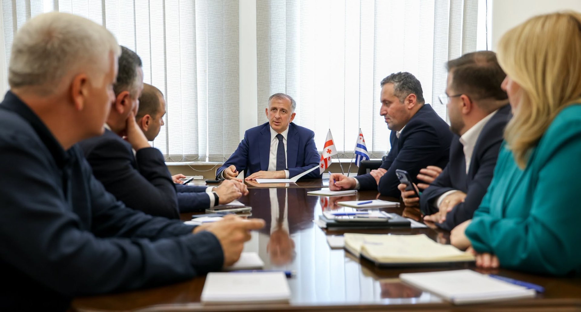 ზურაბ პატარაძემ, მთავრობის წევრებთან ერთად, სამინისტროებისა და პროფილური უწყებების წარმომადგენლებთან სამუშაო შეხვედრა გამართა