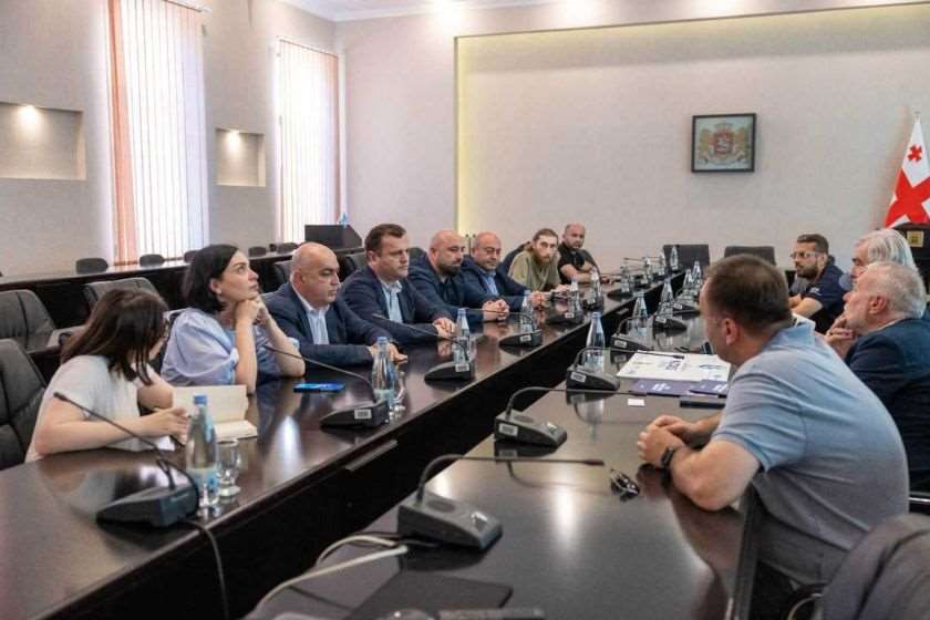 ქუთაისის მერის მოადგილეები დავით ნიშნიანიძე და შალვა მშვილდაძე ევროპის სპორტის დედაქალაქებისა და ქალაქების ფედერაციის (ACES Europe) საექსპერტო კომისიის წევრებს შეხვდნენ