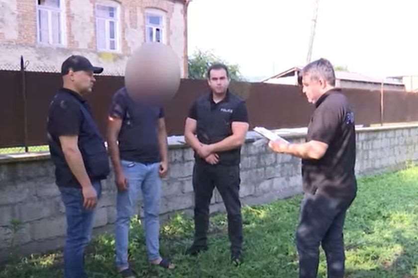კახეთის პოლიციამ დამამძიმებელ გარემოებაში ოჯახის წევრის განზრახ მკვლელობის ფაქტი ცხელ კვალზე გახსნა - დაკავებულია ერთი პირი