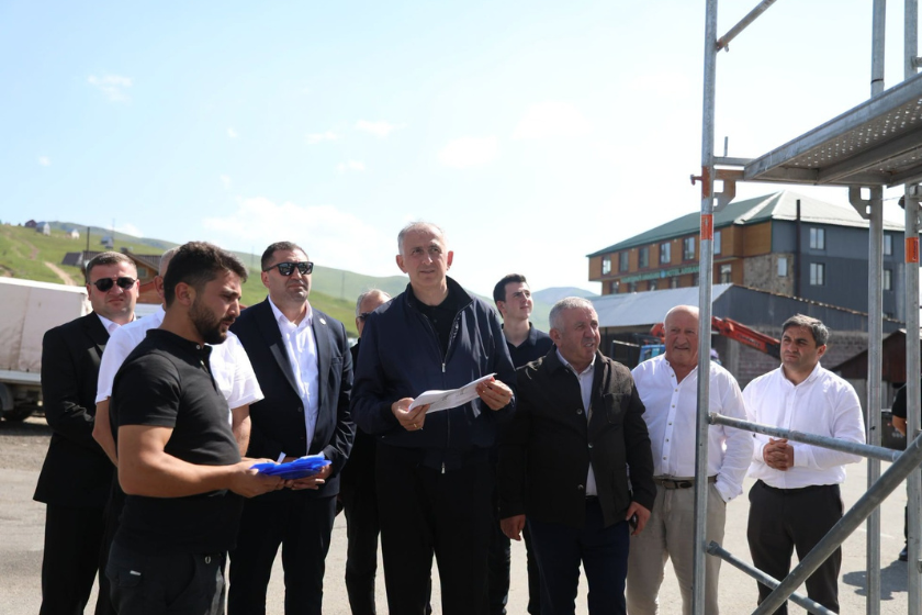 აჭარის მთავრობის თავმჯდომარე ზურაბ პატარაძე გოდერძის უღელტეხილზე, ალპურ ბოტანიკურ ბაღში და კურორტ „ბეშუმში“ მიმდინარე ინფრასტრუქტურულ სამუშაოებს გაეცნო