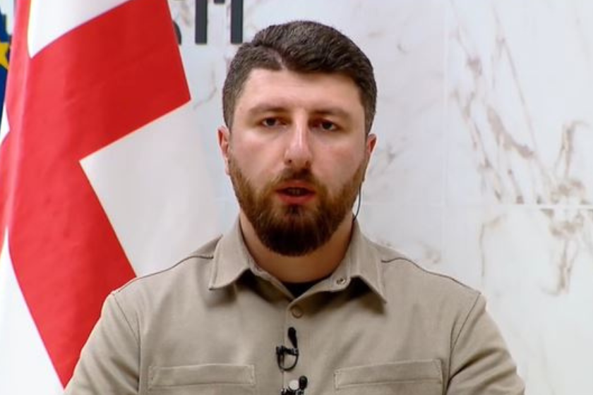 არჩილ გორდულაძე შეურაცხმყოფელი ბანერებისთვის დაკავებულ აქტივისტებზე: ამ ნარატივში სხედან ადამიანები, რომლებიც ამბობენ, რომ სხვა ადამიანის შეურაცხყოფა სიტყვის თავისუფლებაა. ამ ნარატივებით ისინი ძალიან ჰგვანან ჯორჯ ორუელისეულ სამყაროს, სადაც ომი - მშვიდობაა, სადაც თავისუფლება - მონობაა, ხოლო უმეცრება - ძალაა