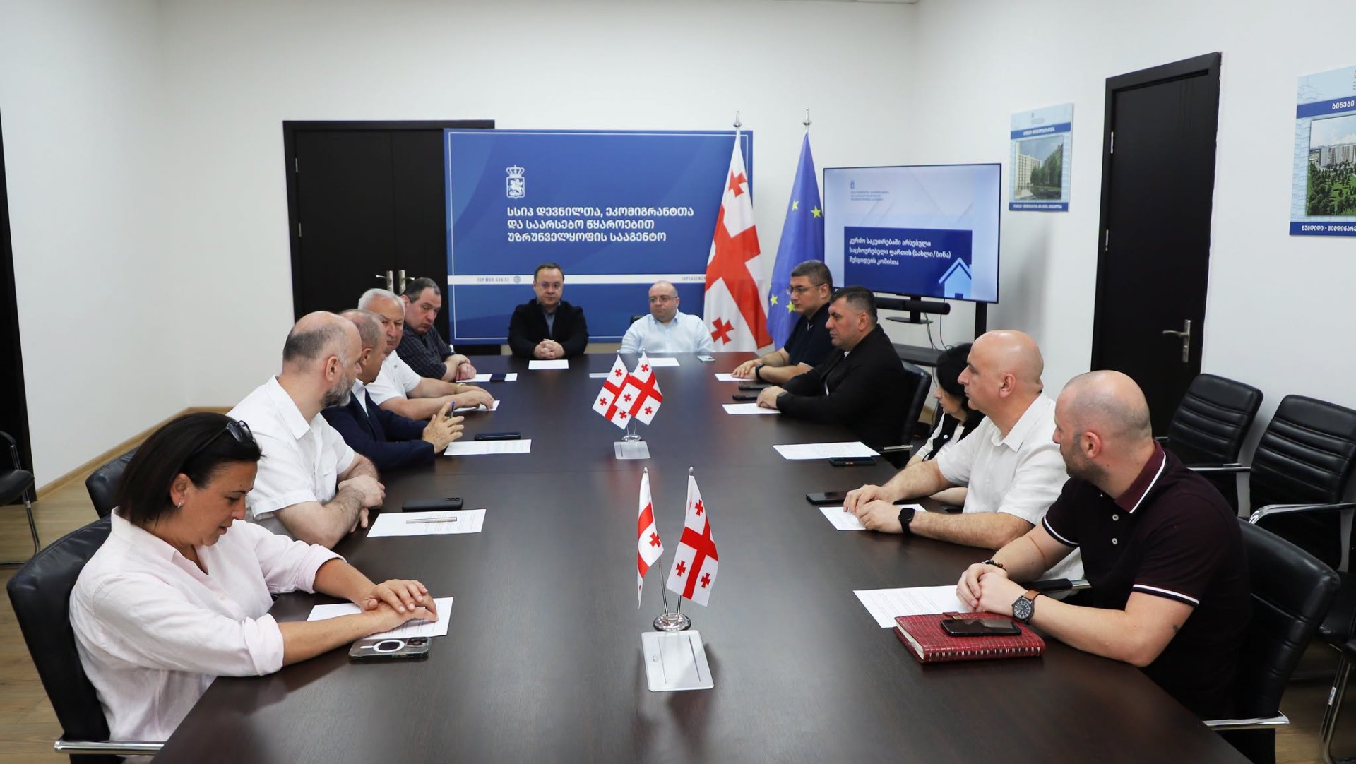 დევნილთა სააგენტო იძულებით გადაადგილებულ 300-მდე ოჯახს, მთელი ქვეყნის მასშტაბით, საცხოვრებელ სახლებს შეუსყიდის