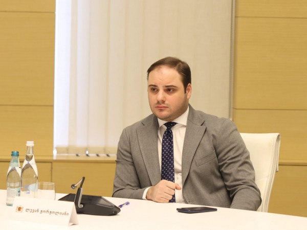 ლევან ჟორჟოლიანი: პრემიერის ინიციატივით, პირველი სექტემბრიდან გამოცხადდება სტაჟირების მასშტაბური სახელმწიფო პროგრამა, რომელიც მოიცავს, როგორც ცენტრალური ხელისუფლების ორგანოებს, ასევე მუნიციპალიტეტებს, განსაკუთრებულ აქცენტს გავაკეთებთ რეგიონებზე