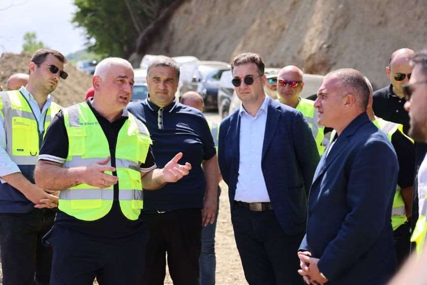 დავით სონღულაშვილი თელავში სტიქიის სალიკვიდაციო და პრევენციულ სამუშაოებს გაეცნო