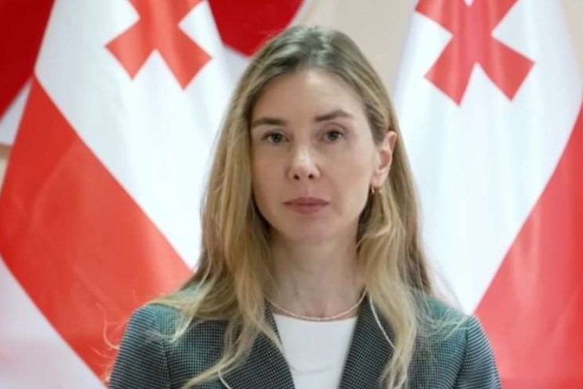 თინა ბოკუჩავა: გასული ვარ ქალაქიდან, ამის შესახებ 2-3 კვირის წინ ვაცნობე პარტიის გენერალურ მდივანს, შესაბამისად, გუშინდელი პოლიტიკური საბჭოს სხდომის ორგანიზატორები ინფორმირებულები იყვნენ ამის შესახებ. რატომ იჩქარეს სხდომის და შემდგომ ყრილობის ჩანიშვნა, ამ კითხვის ადრესატები თავად ეს ადამიანები უნდა იყვნენ