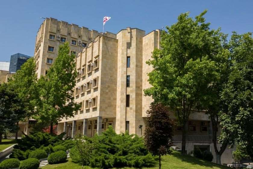 პროკურატურის მიერ წარდგენილი მტკიცებულებების საფუძველზე „კანონიერი ქურდობის“, „ქურდული სამყაროს“ წევრობის და „ქურდული სამყაროს“ საქმიანობის მხარდაჭერის ფაქტზე სასამართლომ შვიდი პირი დამნაშავედ ცნო