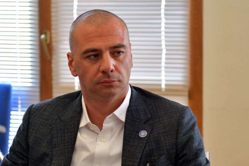 ლევან მაჭავარიანი ხოშტარიას განცხადებაზე: ეს აქტორები მთლიანად აყალიბებენ დღის წესრიგს რადიკალიზმზე, ექსტრემიზმზე, პოლიტიკურ ტერორიზმზე დაფუძნებით და შველას ელოდებიან გარეძალებისგან, რომლებიც უხეშად ერევიან ჩვენს შიდასაქმეებში