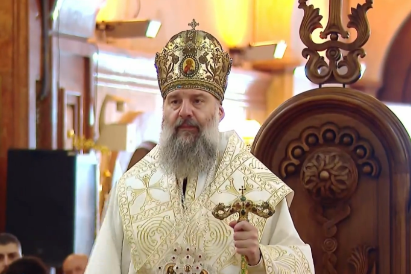 შიო III ილიაობასთან დაკავშირებით სამების ტაძარში წირვას აღავლენს