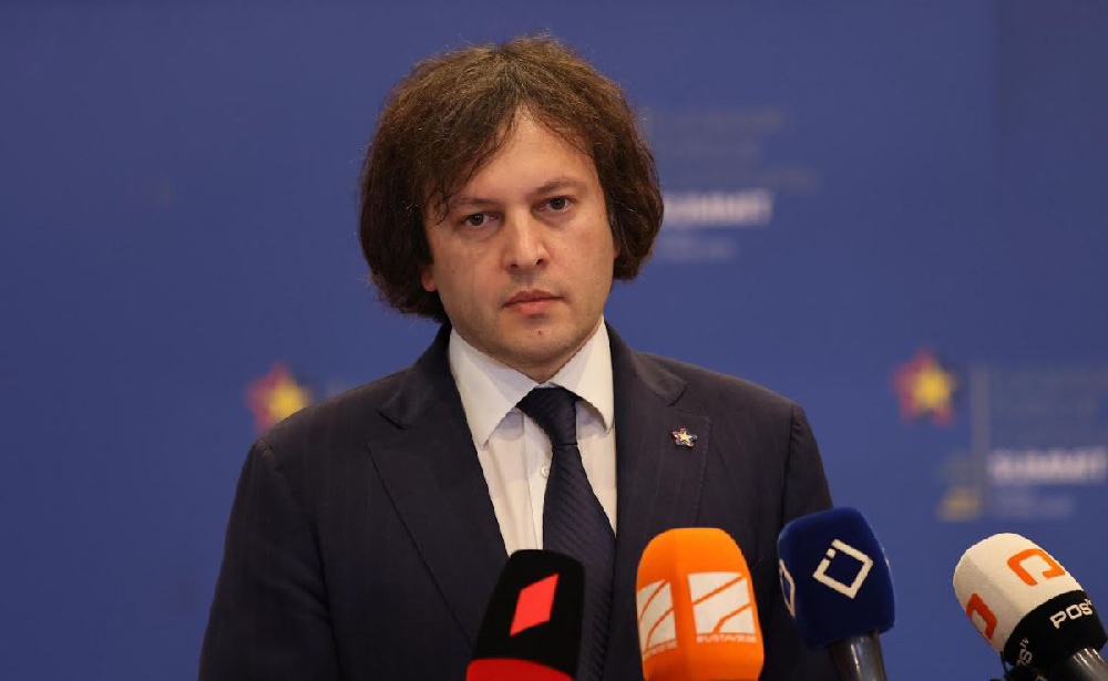 პრემიერი: უცხოური აგენტურის რიტორიკა რუსეთის მიმართ არ ყოფილა ასეთი მკაცრი არც 2008 წლის ომამდე და არც ომის შემდეგ, ანუ მაშინ, როდესაც საქმე უშუალოდ მათ (ფორმალურად მაინც) სამშობლოს ეხებოდა, აგენტურამ რუსეთი დაუძინებელ მტრად მხოლოდ მას შემდეგ გამოაცხადა, რაც ის უკრაინაში მეორედ შეიჭრა