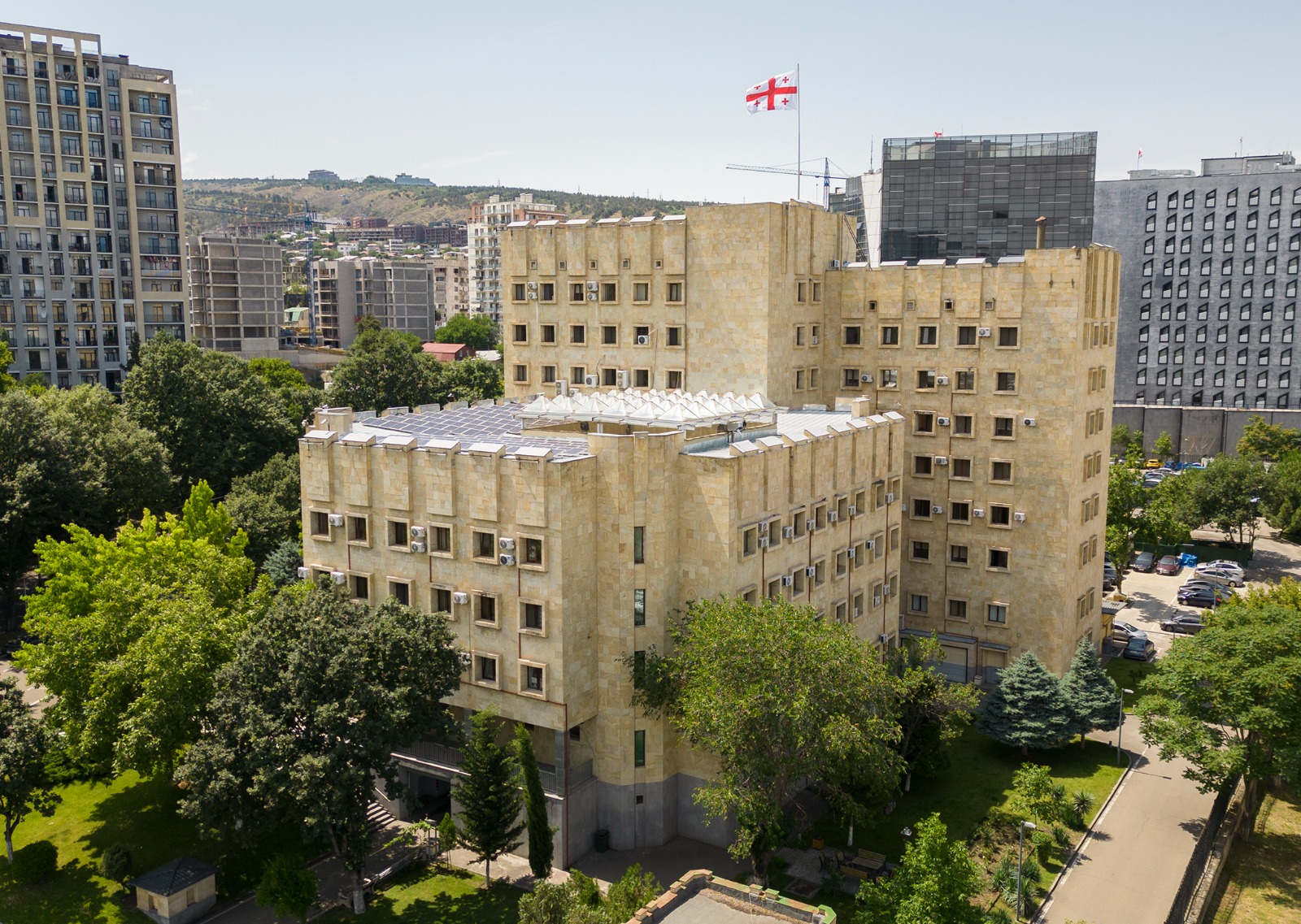 პროკურატურამ საჯარო მოხელისთვის ქრთამის მიცემის ფაქტზე ერთი პირი დააკავა