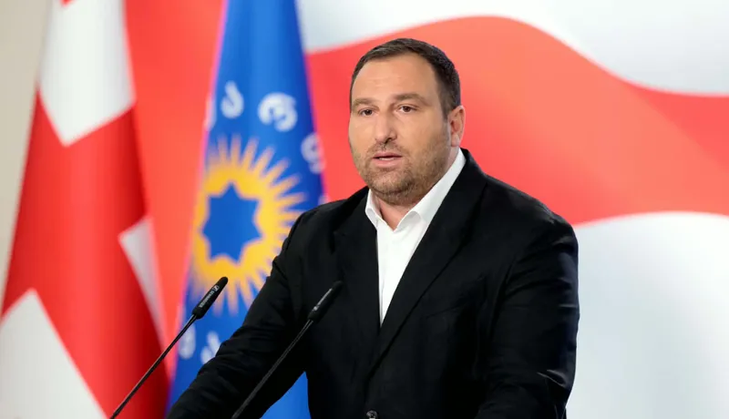 ირაკლი კირცხალია: „ქართულ ოცნებას“ გვეუბნებით, რომ რუსეთზე არ ვსაუბრობთ. რუსეთზე თუ არ ვისაუბრებდით, სტრასბურგის ეს გადაწყვეტილებები როგორ მიიღებოდა? ბერლინზე ვსაუბრობდით სტრასბურგში და რუსეთის წინააღმდეგ დადგა გადაწყვეტილება?