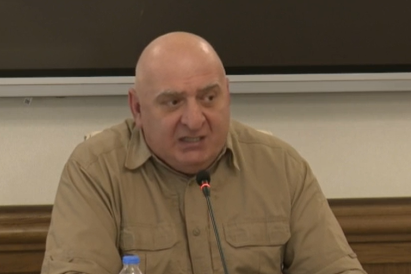 ვეტერანი მალხაზ თოფურია გიორგი ბარამიძეს ტყვეთა გაცვლის თემით მანიპულირებაში ადანაშაულებს და მის სიტყვებს ციტირებს: „კარიერისთვის მჭირდება ეს ყველაფერი“