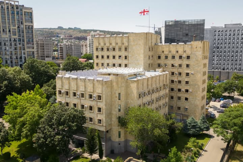 პროკურატურის მიერ წარდგენილი მტკიცებულებების საფუძველზე, „სფერო ჰოლდინგის“ და „სფერო ინვესტის“ დამფუძნებელს და თანამშრომელს სასამართლომ მოქალაქეთა კუთვნილი დიდი ოდენობით თანხების თაღლითურად დაუფლების, უკანონო სამეწარმეო საქმიანობისა და უკანონო შემოსავლის ლეგალიზაციის ფაქტებზე 12 და 8 წლით თავისუფლების აღკვეთა განუსაზღვრა
