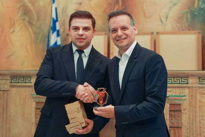 აჭარის უმაღლესი საბჭოს თავმჯდომარე ცოტნე ანანიძე და აფხაზეთის იძულებით გადაადგილებულ პირთა მინისტრი დავით ფაცაცია, ქართულ დელეგაციასთან ერთად, ათენის მერს, ჰარის დუკასს შეხვდნენ