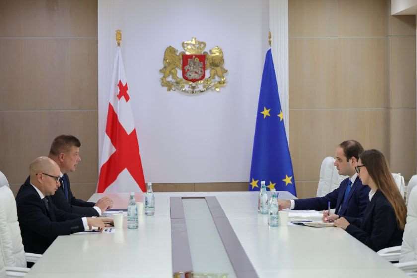 მთავრობის ადმინისტრაციის უფროსი ლევან ჟორჟოლიანი ბელარუსის ელჩს შეხვდა