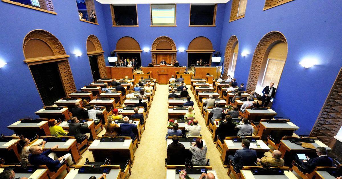 ესტონეთის მმართველმა კოალიციამ ქვეყნის პარლამენტში უმრავლესობა დაკარგა, მას შემდეგ რაც ორმა დეპუტატმა პარტია დატოვა