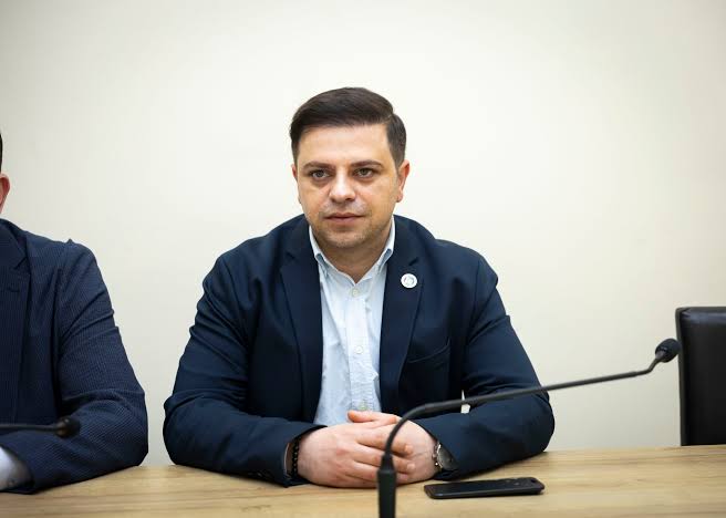 ცოტნე ანანიძე: პოლიტიკოსებისა და ე.წ. ელიტის მოსკოვში ვიზიტები საკუთარ ქვეყანასთან ომის შემდეგ და აქტიური „რუსოფობია“ სხვა ქვეყანასთან ომის ფონზე - ნურავინ გაიკვირვებს, რომ კითხვები ჩნდება, რასაც პასუხი პრემიერმა გასცა