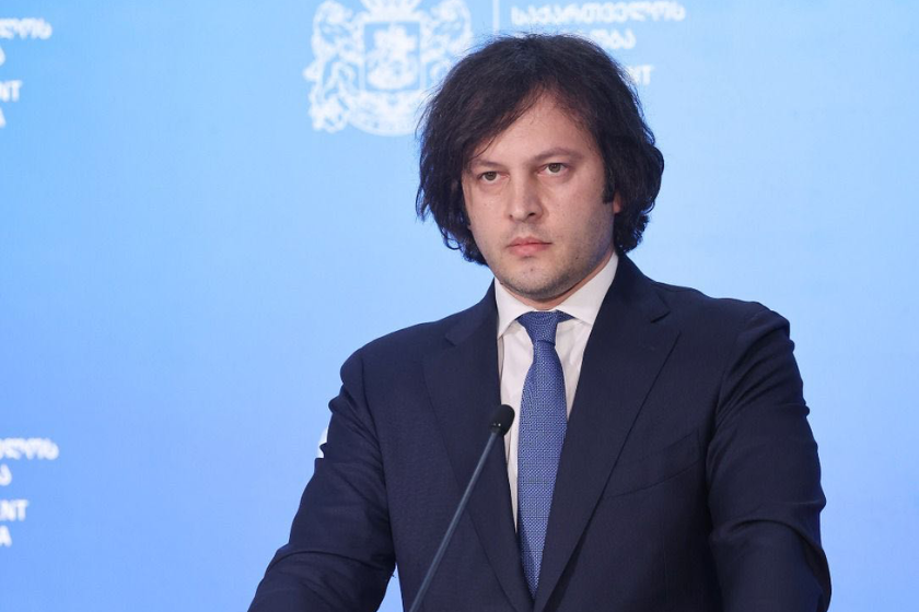პრემიერი: რუსოფობიური კამპანიის გაჩაღების არაერთი მცდელობა ჰქონდათ 2022 წლის შემდეგ, იგივე ადამიანები იყვნენ ამაში ჩართული, ვინც 2009-2010-2011 წლებში მიესალმებოდნენ საქართველოში რუსულ ფულს, ასეთი აღქმა მაქვს, რომ საქართველოს ტერიტორიების ოკუპაცია განხორციელდა თურმე სინამდვილეში უკრაინის ტერიტორიების ოკუპაციის შემდეგ, ბუნებრივია პასუხი ამაზე არ აქვთ, შესაბამისად დუმს სააკაშვილი, დუმან NGO-ები და პარტიული ტელევიზიები