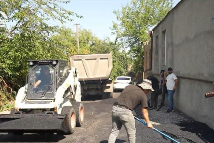 თელავის მუნიციპალიტეტის სოფელ ქვემო ხოდაშენში ორფენიანი ასფალტის საფარი იგება
