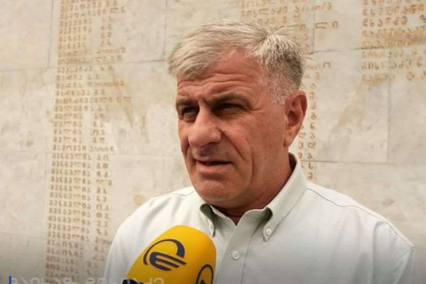 გენერალთა კლუბის დირექტორი მალხაზ ჩიხლაძე ბარამიძის განცხადებაზე: თუ ეს წამოცდენით ნათქვამია, იმ წუთში ამოიწურებოდა და ბოდიშს მოიხდიდა, მაგრამ თუ შეგნებულად არის ნათქვამი და დღესაც ასე ფიქრობს - ეს დანაშაულია