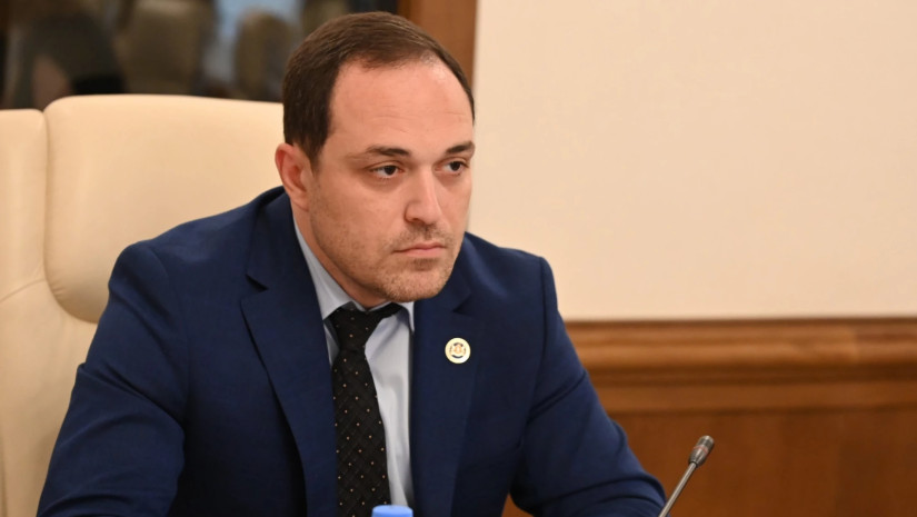გიორგი გაბუნია: აცხადებენ, რომ რუსეთში კონცერტებს არ ჩაატარებენ, რუსეთში არ ჩავლენ. ეს გასაგებია, მათი აზრია და ბუნებრივია, ამ მიმართულებით ყველას საკუთარი დამოკიდებულება აქვს. მეორეა, რა მოწოდებებს აკეთებენ საზოგადოების მიმართ
