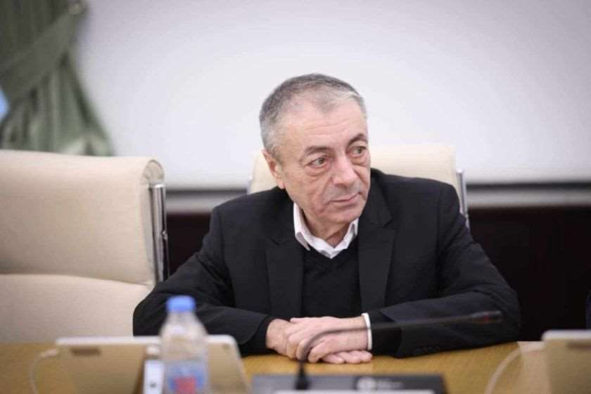თენგიზ შარმანაშვილი: კიდევ სარეცხი მანქანების რუსეთში შეტანაზე საუბრობენ ჩიპების ამოსაღებად? რუსეთს ჩინეთთან 4000 კილომეტრზე მეტი საზღვარი აქვს! რა ჯანდაბად უნდა საქართველოს ტერიტორია ვინმეს რამის ჩინეთიდან შესატანად, თუ ეს საჭირო გახდა?