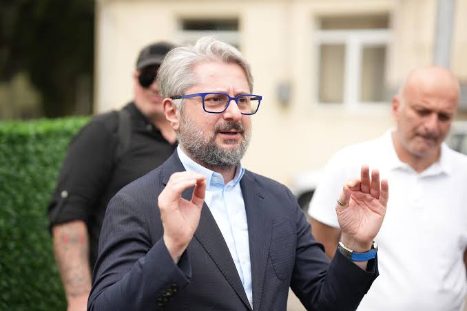 ნიკა გვარამია აფხაზეთის დათმობას ემხრობა: ფაშინიანით მე მაგიტომ ვარ აღფრთოვანებული, რომ რაც გააკეთა, ეს არის ტრავმების დამარცხება - რეალურად, ყარაბაღი ხომ ჩაბარება იყო? იყო ომი, გასაგებია, მაგრამ საბოლოო ჯამში სომხეთმა თქვა, რომ მომაშორეთ, წაიღეთ