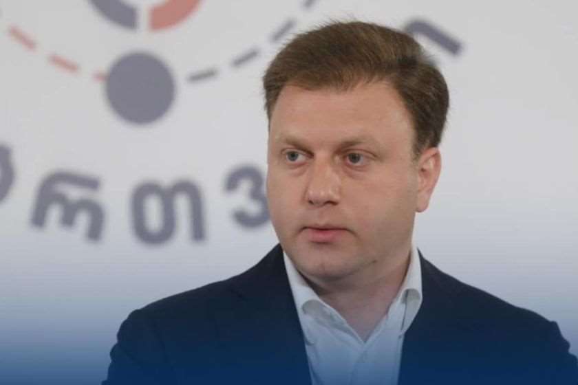ვატო შაქარიშვილი: იკითხებოდა, რომ აფხაზეთთან დაკავშირებით, უცხოური აგენტურის მოღალატეობრივ კამპანიას ექნებოდა კულმინაცია და ეს გააკეთეს კოლექტიურმა გვარამიებმა, რომლებმაც აფხაზეთის საკითხს ქვეყნის განვითარების შემაფერხებელი ფაქტორი უწოდეს და მისი, როგორც „ტრავმული მეხსიერების“ დავიწყება, პრაგმატულ ნაბიჯად წარმოაჩინეს