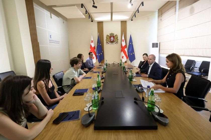 გივი მიქანაძემ საფრანგეთის სამაგისტრო პროგრამების სტიპენდიატებს უმასპინძლა