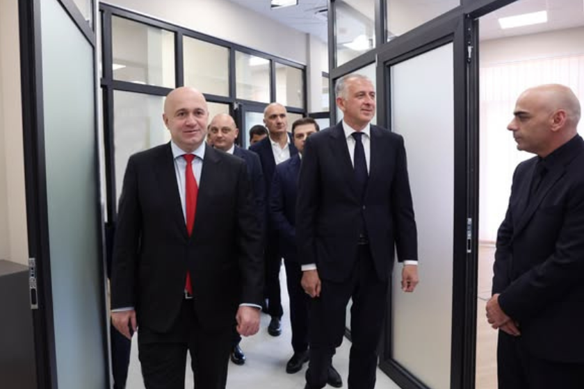 შინაგან საქმეთა მინისტრმა ქობულეთსა და ქედაში პოლიციის ახალი შენობები გახსნა