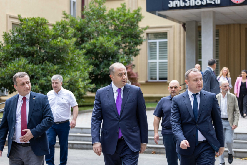 თავდაცვის მინისტრი სამხედრო ჰოსპიტლის სიახლეებს გაეცნო