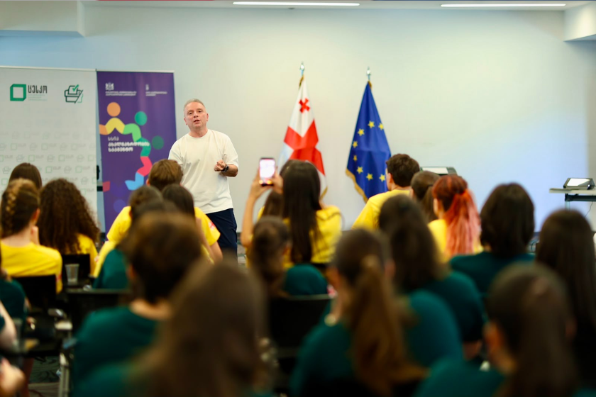 საზაფხულო ბანაკების ფარგლებში ცესკოს თავმჯდომარის მოადგილე ყვარელში ახალგაზრდებს შეხვდა