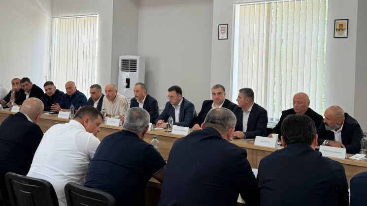 გურჯაანში რთველის საკოორდინაციო შტაბი გაიხსნა - "მოსავლის მართვის კომპანია" კახეთის რეგიონში მოწეულ ყურძენს ფიზიკური პირებისგან დადგენილი ფასებით ჩაიბარებს