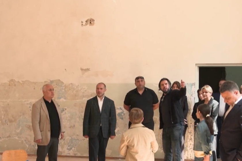 განათლების მინისტრი მცხეთა-მთიანეთის საჯარო სკოლებში მიმდინარე სარეაბილიტაციო სამუშაოებს გაეცნო