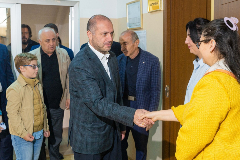 გივი მიქანაძე ილია წინამძღვრიშვილის სახელობის კოლეჯის სტეფანწმინდისა და დაბა თიანეთის ფილიალებს ესტუმრა