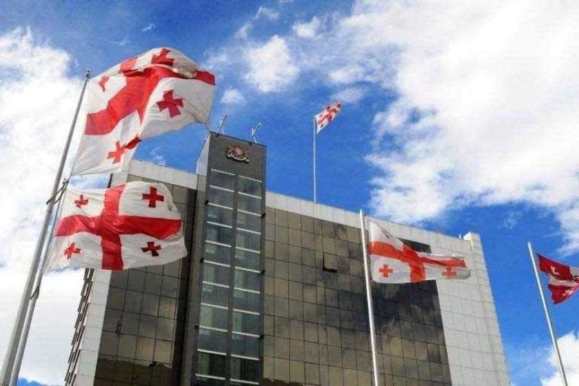თავდაცვის სამინისტრო: სამინისტროს აქვს სხვადასხვა სოციალური მიმართულების მხარდაჭერის პროგრამა, რითაც ჩვენი გმირი დაღუპული მეომრების ოჯახების, დაჭრილ-დაშავებული, თუ მოქმედი სამხედროების საჭიროებები ფინანსდება. წლების განმავლობაში მათი ოჯახების მხარდაჭერა ჩვენი განსაკუთრებული პრიორიტეტია