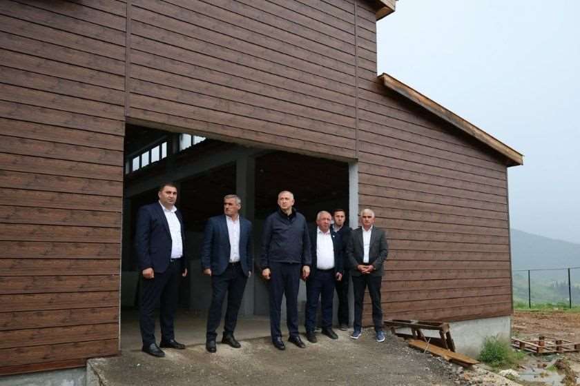 აჭარის მთავრობის თავმჯდომარე ზურაბ პატარაძე ხულოს მუნიციპალიტეტის სოფლებში, ღორჯომსა და დიდაჭარაში ინფრასტრუქტურული პროექტების მიმდინარეობას გაეცნო და მოსახლეობას შეხვდა