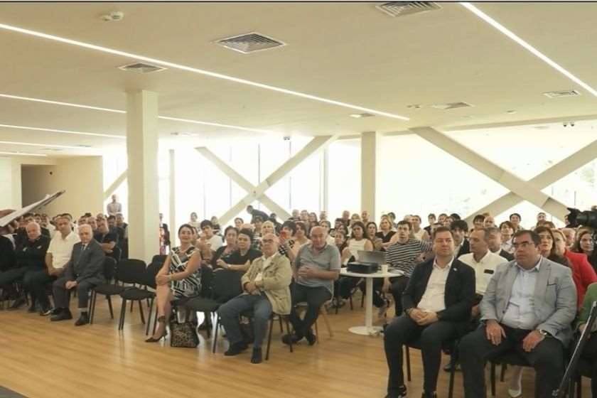 ზუგდიდში, ზვიად გამსახურდიას სახელობის ცენტრში ორგანიზაციების „მშვიდობის ელჩების" და „მრავალშვილიანი საქართველოს" ერთობლივი საქმიანობის ანგარიშის პრეზენტაცია შედგა