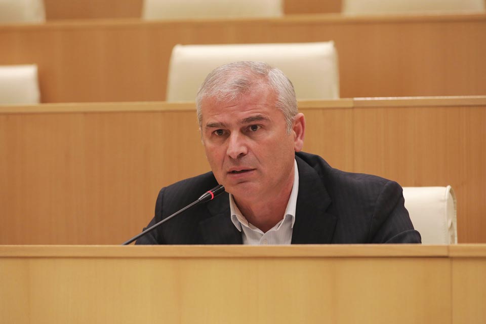 ირაკლი ქადაგიშვილი ისლანდიის რეფერენდუმზე: ეს კიდევ ერთხელ გვიჩვენებს, რომ ევროკავშირში გარკვეული ინსტიტუციური და იდეოლოგიური კრიზისია