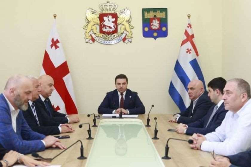 აჭარის უმაღლესი საბჭოს თავმჯდომარემ, ცოტნე ანანიძემ საშემოდგომო სესია ბიუროს სხდომით გახსნა