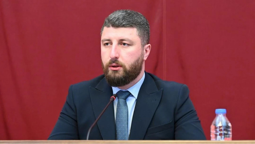 არჩილ გორდულაძე: სააკაშვილი არის მაოხრებელი გზირი. მისთვის, რაც ადამიანური და ქართულია, არაფერს მნიშვნელობა არ აქვს, მზად არის სისხლი დაიღვაროს და შემდეგ ამ დაღვრილ სისხლსა და დაკარგულ ტერიტორიებს ისევ ქვების გროვა უწოდოს