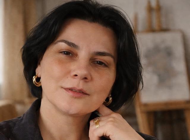 ნინო მშვიდობაძე სკოლის ფორმებზე: პოლიესტერი არის ხელოვნური ბოჭკო, მაგრამ ის მხოლოდ პიჯაკის სარჩულის შემადგენლობაშია, ქვედაბოლო და შარვლის სარჩული კი 100% ბამბაა- სკოლებში მოსწავლეებს უნდა ეცვათ ფორმები და ეს ინდივიდუალობას არავის უკარგავს