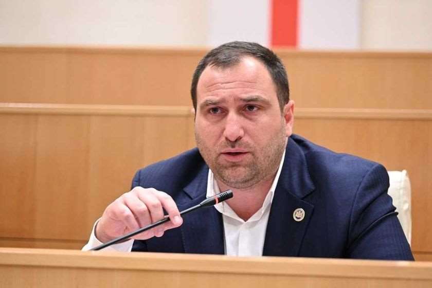 ირაკლი კირცხალია: უსამშობლო ნაც-აგენტურას და სახელმწიფოებრივად მოაზროვნე ხელისუფლებას შორის განსხვავება სწორედ ასეთ განცხადებებში ჩანს ყველაზე მკაფიოდ. „აფხაზებს ჩვენ ვეზიზღებით და ამას არაფერი ეშველება. ჩვენ არასოდეს შევეგუებით აზრს, რომ ქართველებსა და აფხაზებს ერთმანეთი „გვეზიზღება“ და ამას „არაფერი ეშველება“. ჩვენ გვჯერა, რომ შერიგება შესაძლებელია
