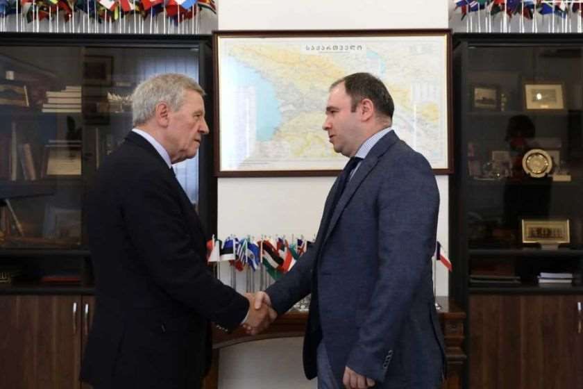 ნიკოლოზ სამხარაძე დელფოსის ეკონომიკური ფორუმის პრეზიდენტს შეხვდა