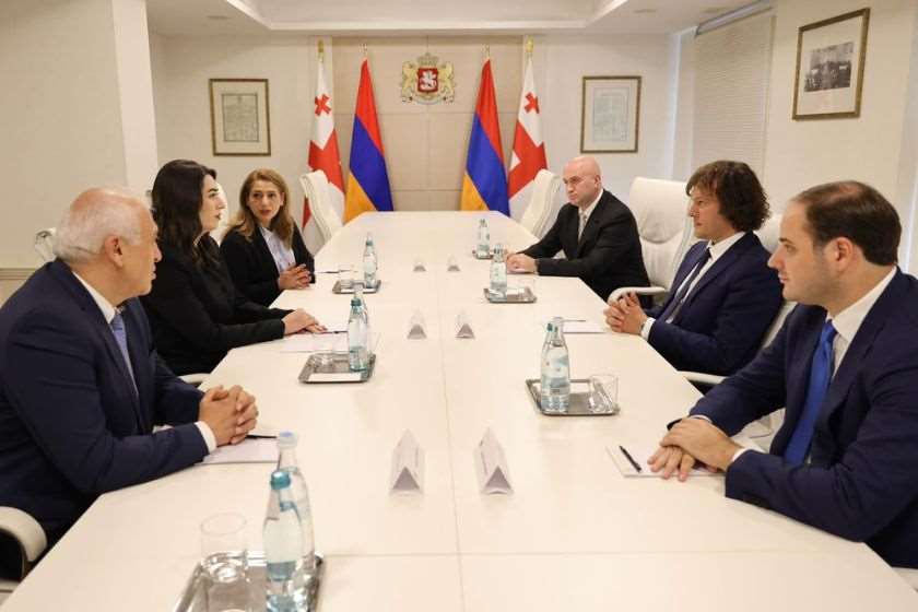 საქართველოს პრემიერ-მინისტრი სომხეთის შინაგან საქმეთა მინისტრს შეხვდა