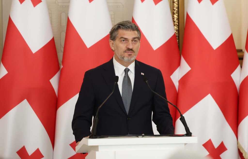 ძლიერი და დამოუკიდებელი სახელმწიფო იქმნება თავისუფლად მოაზროვნე, პასუხისმგებლიანი თაობით - პრეზიდენტი მიხეილ ყაველაშვილი მოსწავლეებს, სტუდენტებს, პედაგოგებს, პროფესორ-მასწავლებლებსა და მშობლებს ახალი სასწავლო წლის დაწყებას ულოცავს