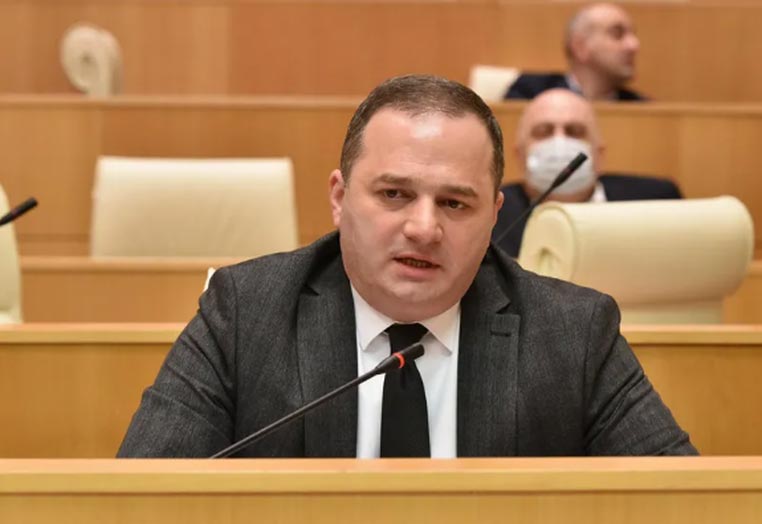 შალვა კერესელიძე – სამინისტროები ჯერ გაყვეს, ახლა აერთიანებენ, ცალსახად გამოჩნდა, რომ სახელმწიფო ინსტიტუციებს თანამდებობის პირებს არგებენ
