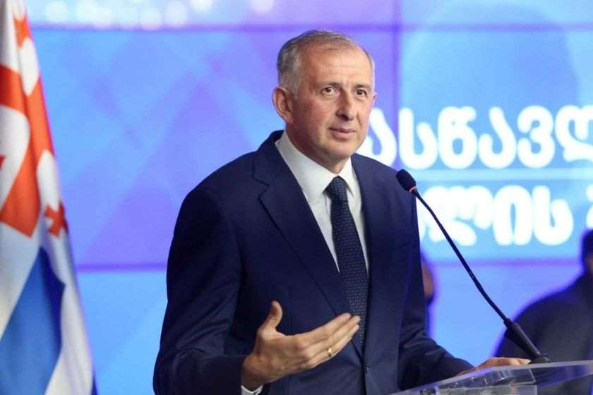 ზურაბ პატარაძე: ძლიერი და წარმატებული მომავლის შენება სწორედ სკოლიდან იწყება - მაქსიმუმს ვაკეთებთ, რომ აჭარის ყველა მუნიციპალიტეტში თითოეულ ბავშვს ხარისხიანი განათლების მიღების თანაბარი შესაძლებლობა ჰქონდეს